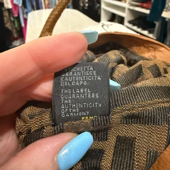 Fendi Leather Spy Vintage Brown Hobos, Handbag in EUC with cards and dust bag - Picture 13 of 16